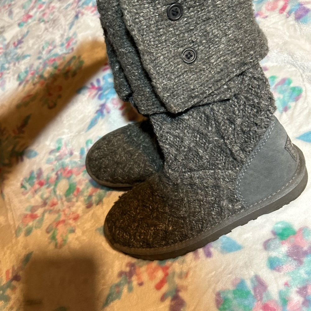 UGG boots women’s 7(US) - Picture 9 of 10